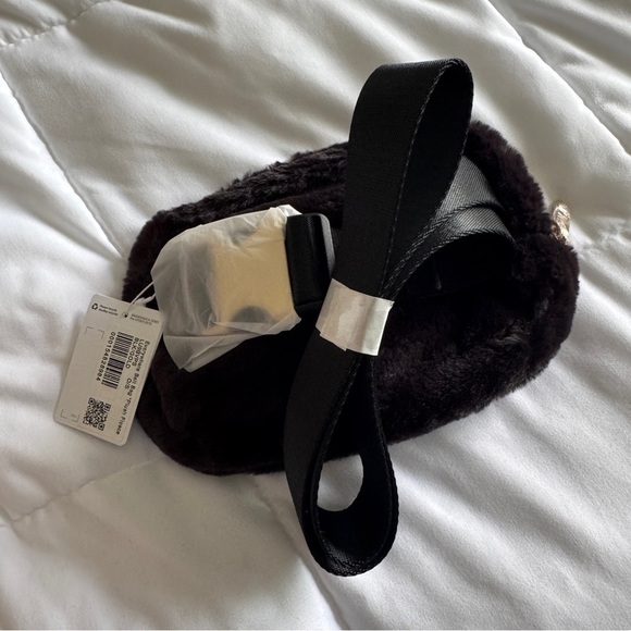 Everywhere Belt Bag Plush Fleece - Black Gold - Picture 6 of 7